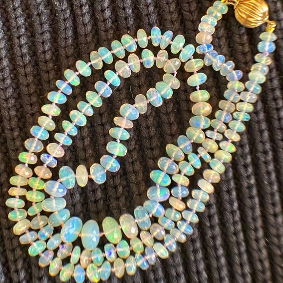 4.5mm to 8.5mm Ethiopian Opals Hand Knotted - 14K Solid Yellow Gold Clasp - Picture 8 of 17